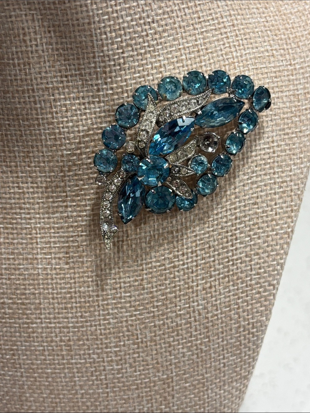 Vintage Eisenberg Ice Blue Rhinestone Brooch Pin Silver Tone Leaf Spray